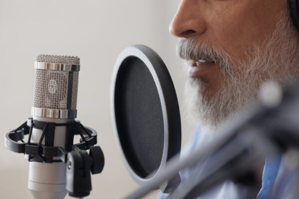 Human Voice Over Artist - Image 3